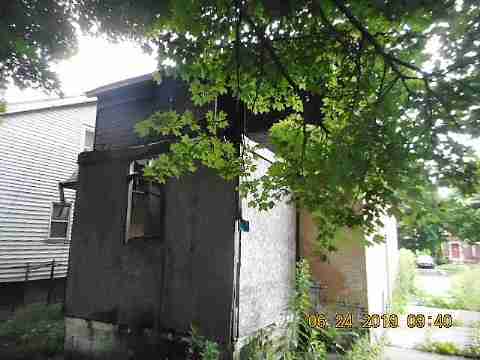 5911 Eastlawn (11)_m.jpg